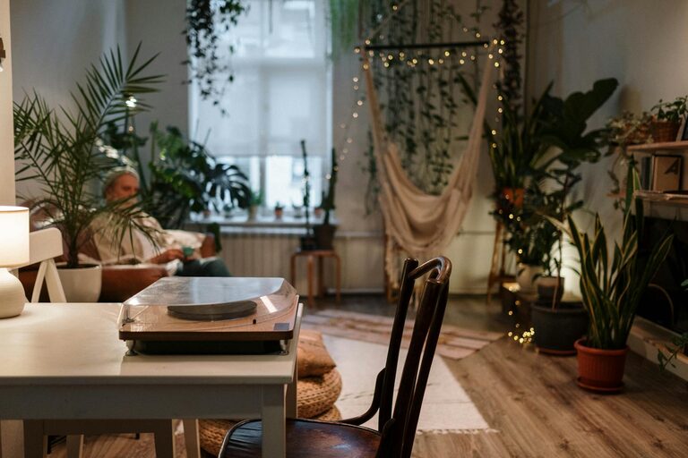 Tips for Creating a Cosy and Inviting Living Room Space